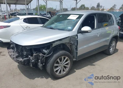 2017 Volkswagen Tiguan 2.0T/2.0T S из США, поврежденный, VIN WVGAV7AX2HK043695